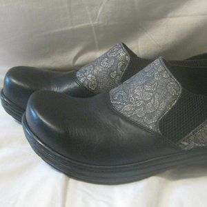 Klogs 9.5 Medium non-slip